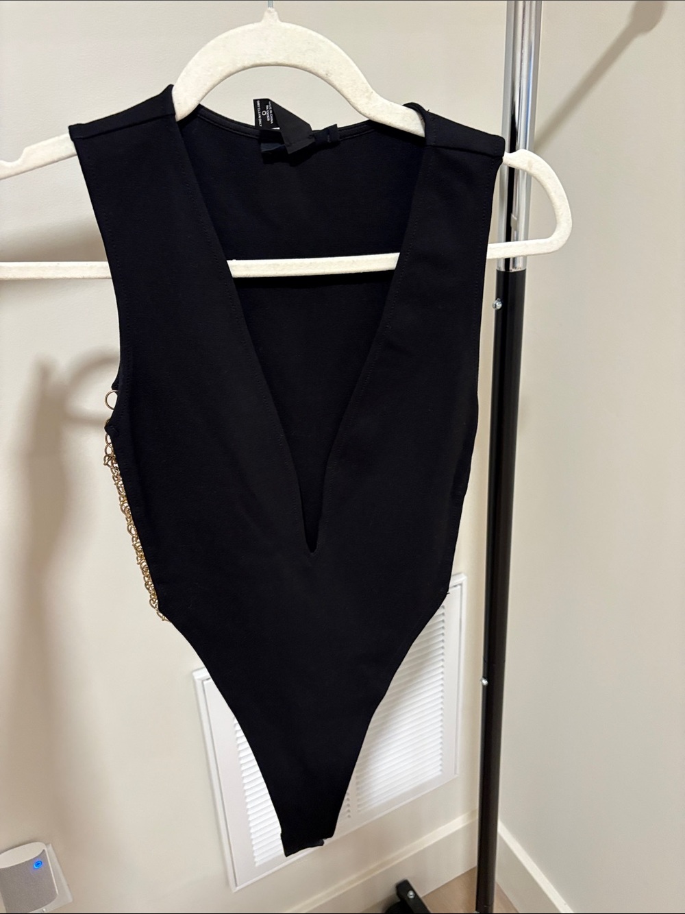 H:ours Dayton Black Deep V One-Piece Bodysuit